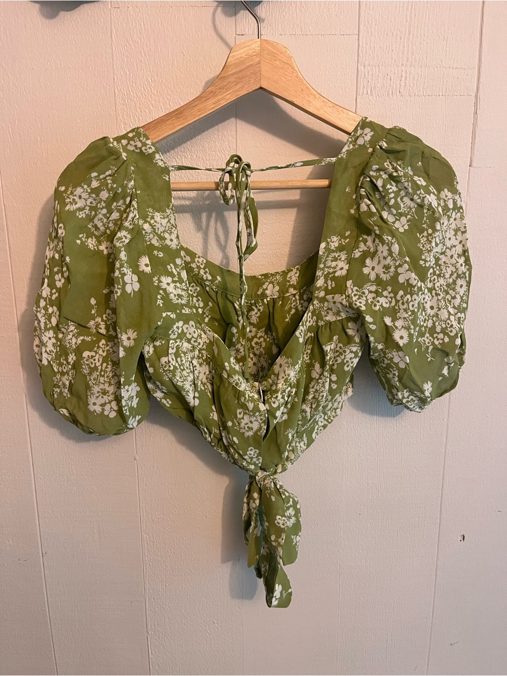 Reformation Green Floral Tie-Back Puff Sleeve Crop Top - Picture 6 of 6
